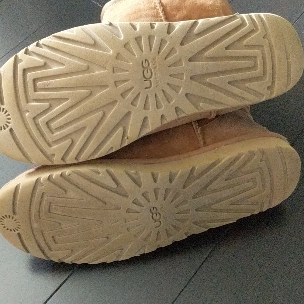 Classic Uggs - image 7